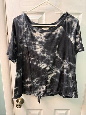 Terra & Sky Black and White Tie-Dye Short Sleeve Top